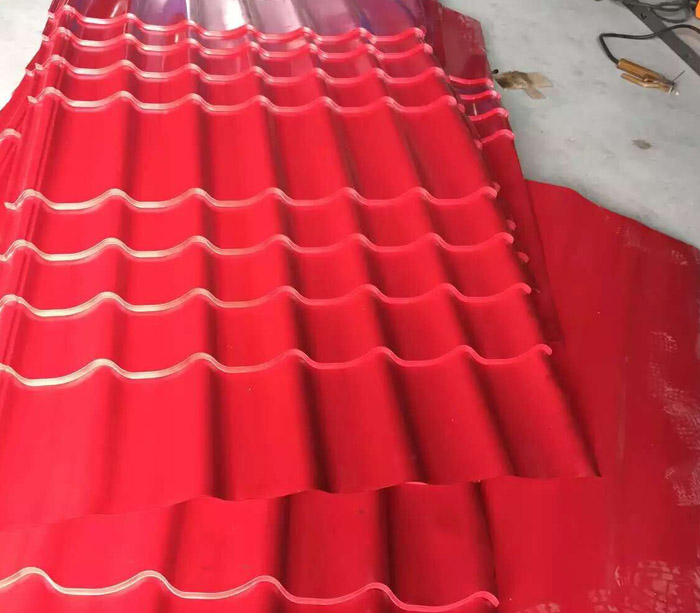 Roof panel step tile roll forming machine