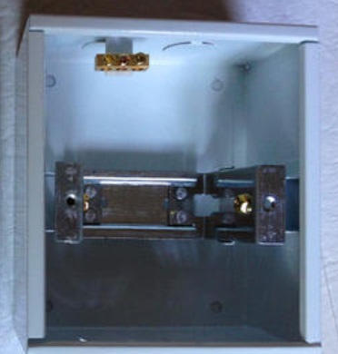 Caja multimedia de China riel montado en interruptor línea de producción para consola modular de pared con caja de metal