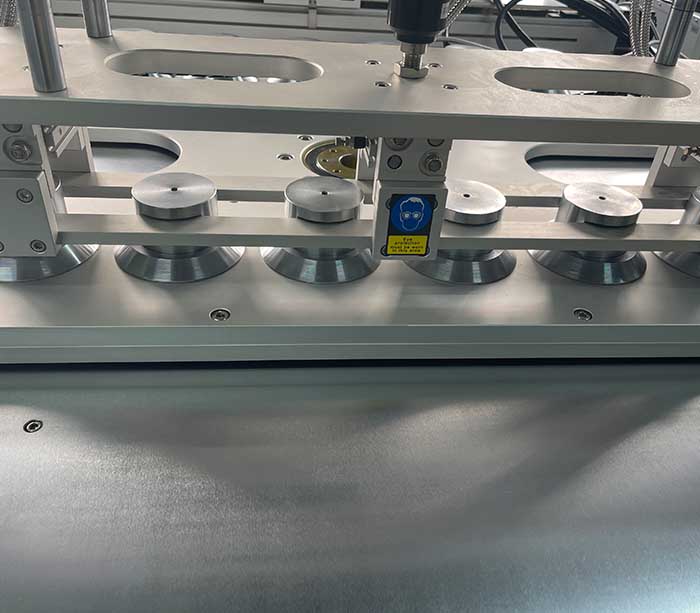 Непрерывная лазерная сварка прокладки головки цилиндра автомобиля Непрерывная лазерная сварка прокладки головки цилиндра автомобиля