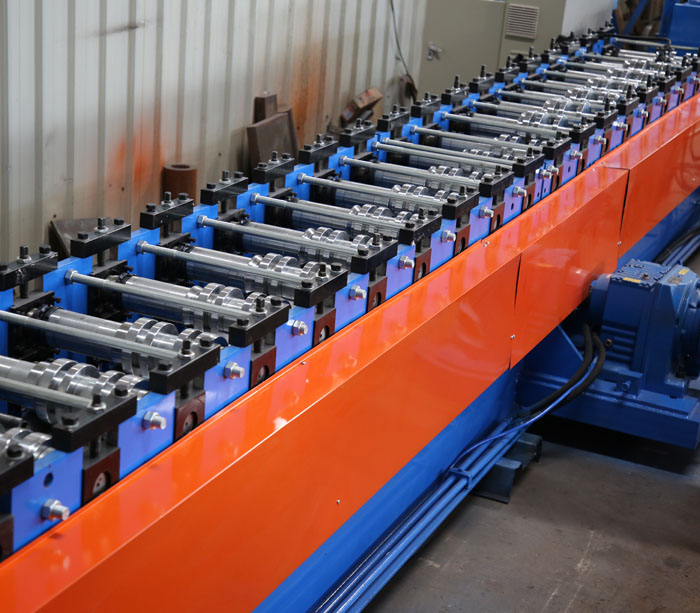 Машина для производства распределительных щитов для наружной / внутренней коробки