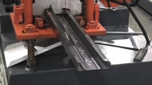 Стойка для кроватей в вертикальном положении