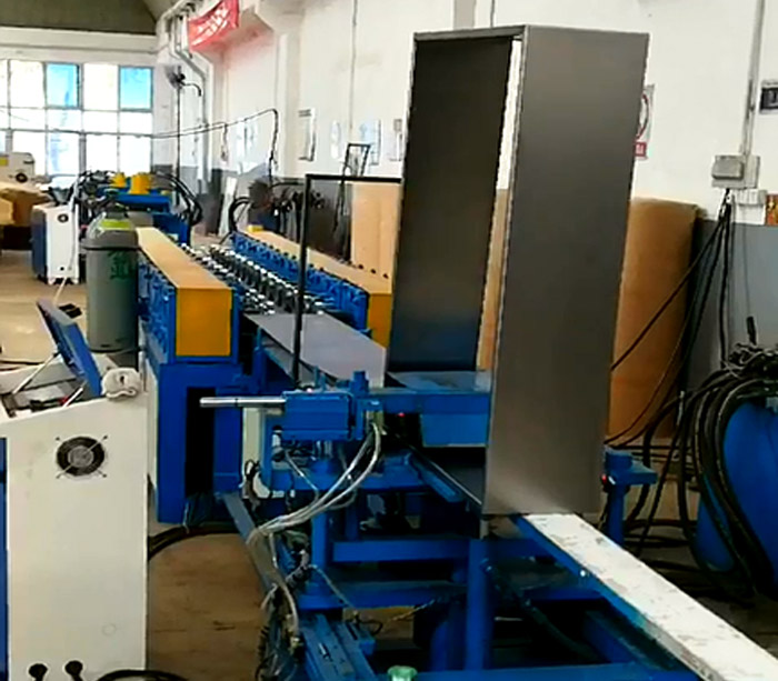 Пожарная коробка Профилегибочная машина