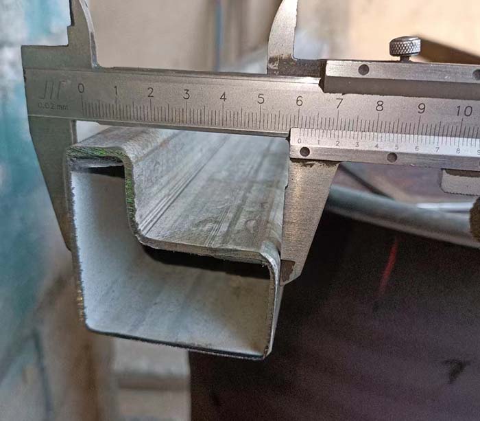 L Машина для формирования трубки формы