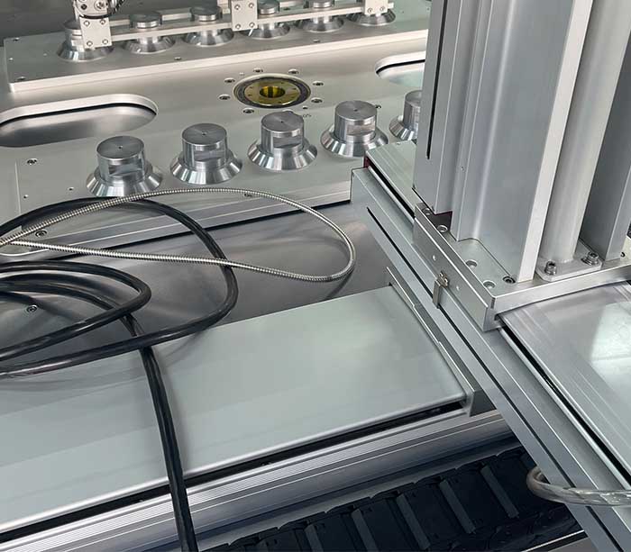 Непрерывная лазерная сварка прокладки головки цилиндра автомобиля